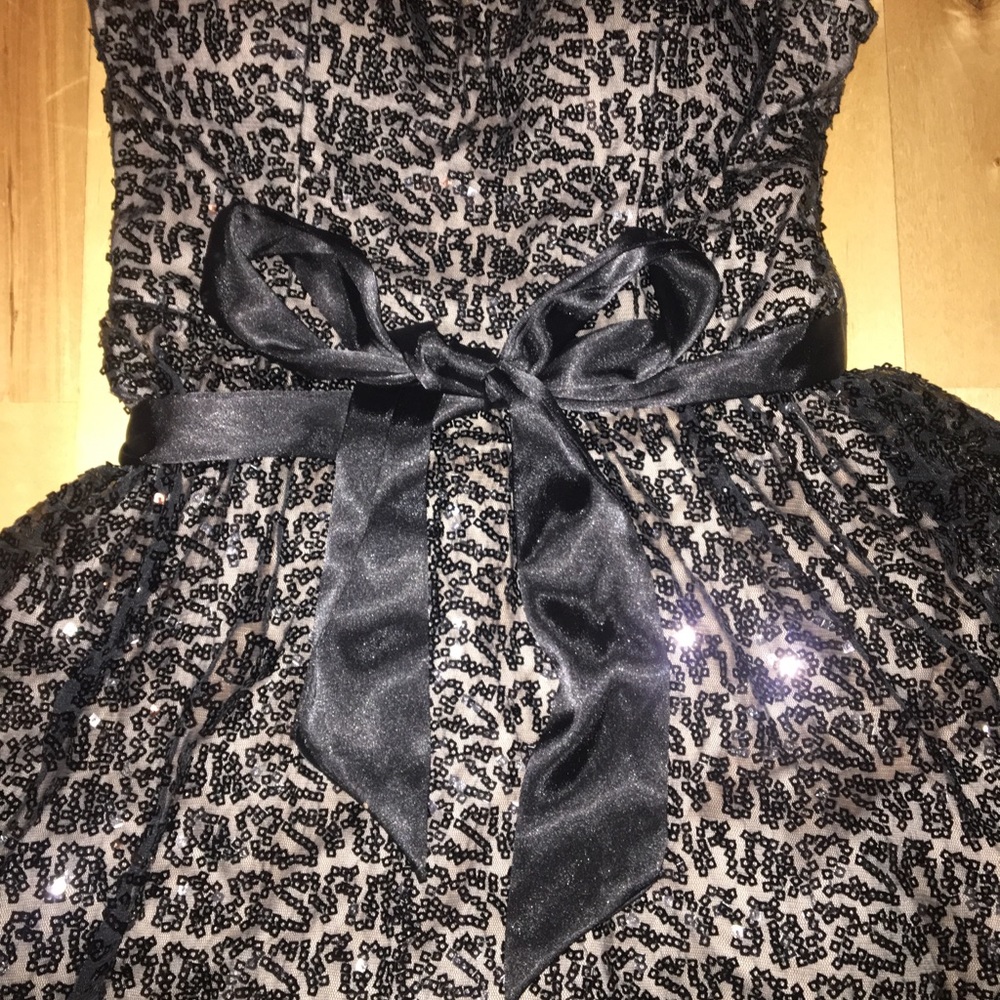 Betsy&Adam black/cream formal one shoulder Dress - Picture 3 of 8